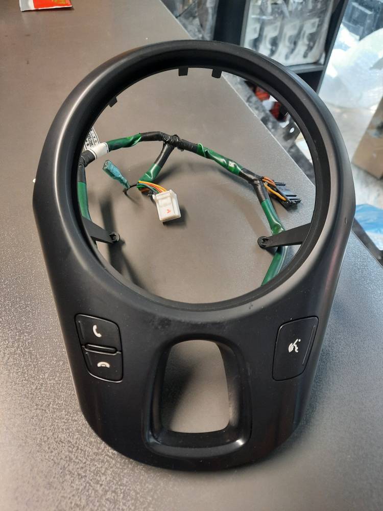 پیانویی فرمان سراتو 2010 با کلید اینترفیس